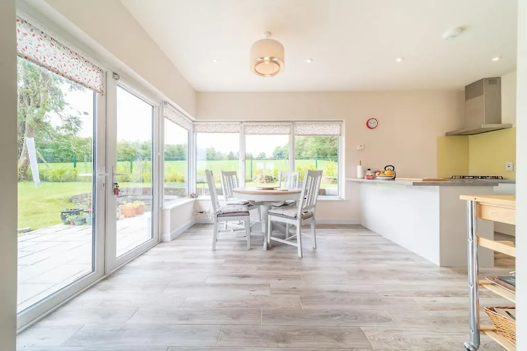 2 Bed Waterfront Property - Close To Courtmacsherry Cork 0*,